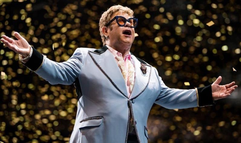 [VIDEO] "Lo siento": Elton John se queda sin voz a mitad de un concierto y deja el escenario