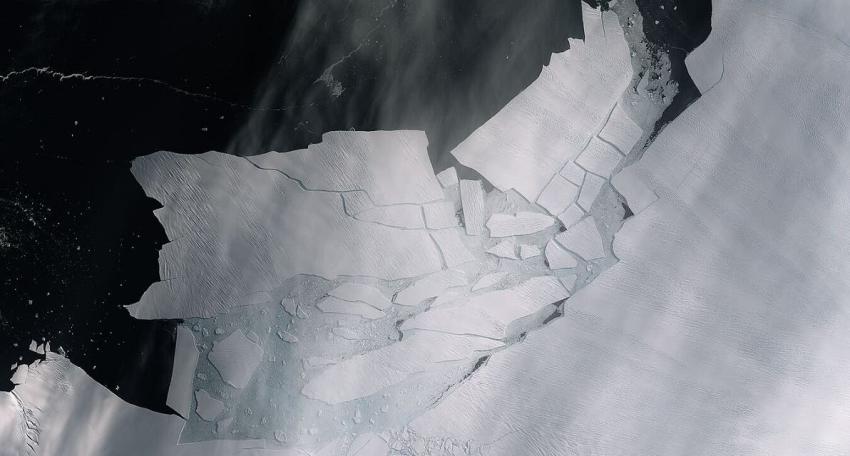 Revelan imágenes del impactante nacimiento de un iceberg en la Antártida Occidental