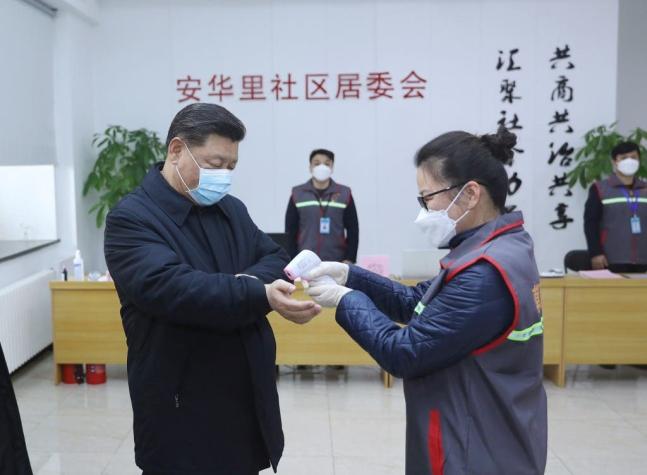 Detienen a disidente que pidió la renuncia de Xi Jinping por su tardía reacción ante el coronavirus