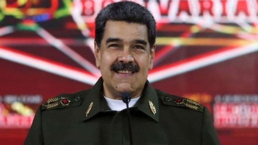 El uniforme militar de "comandante en jefe" que creó Chávez en Venezuela y que Maduro ahora rescató