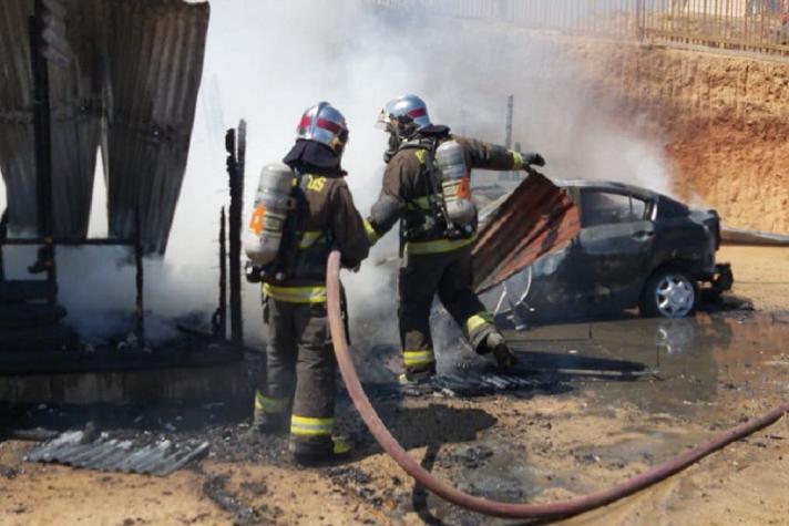 Incendio estructural en Villa Alemana deja a dos menores de edad y a su madre muertos