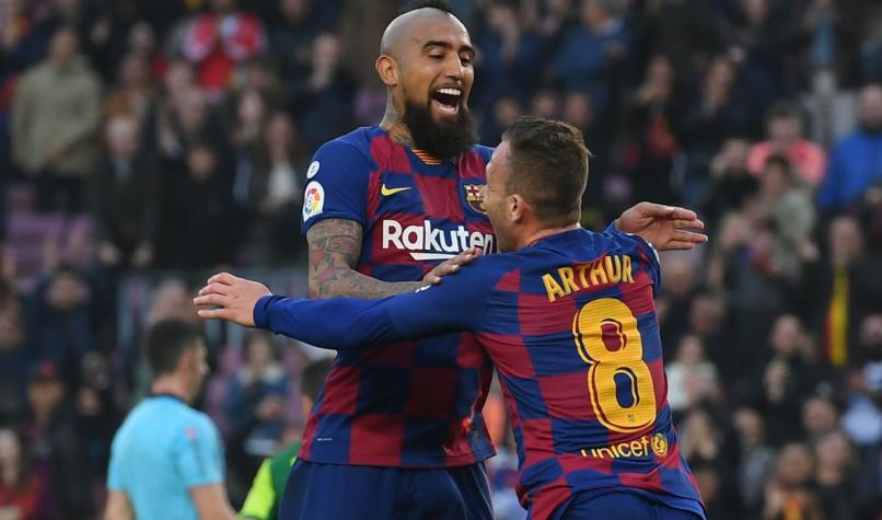 [VIDEO] Plantel de FC Barcelona le juega una broma a Arturo Vidal en pleno partido ante Eibar