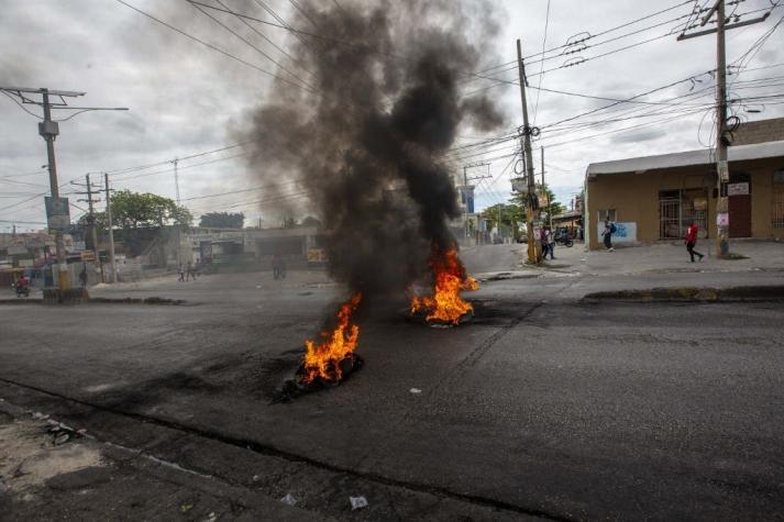 Capital de Haití paralizada y sin carnaval por choques entre policías y militares