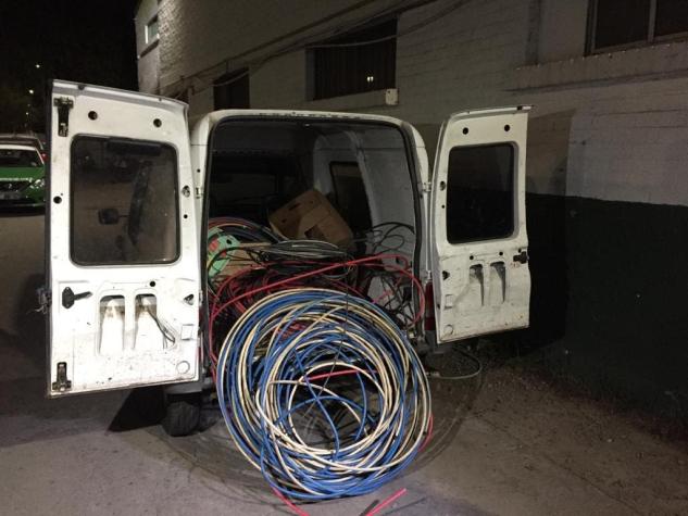 Pudahuel: Cuatro detenidos por robo de cables de cobre en estación de Línea 5