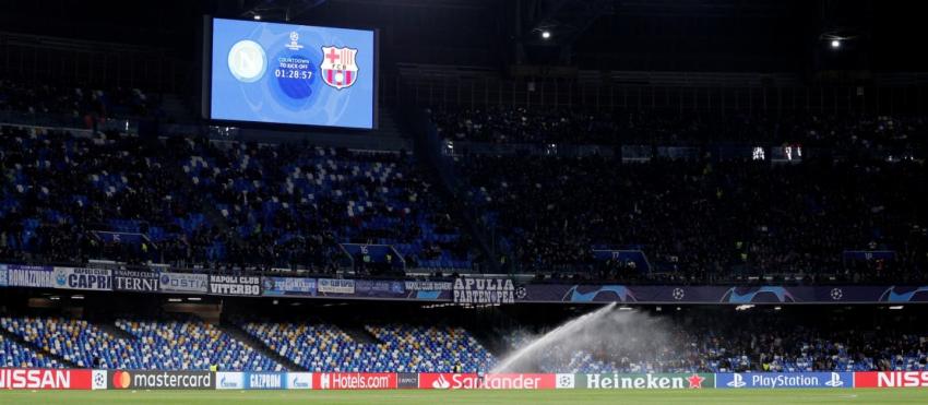[VIDEO] El hostil recibimiento de los hinchas del Napoli a Arturo Vidal y jugadores de FC Barcelona
