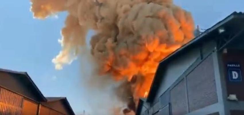 [VIDEO] El momento exacto de una de las explosiones en bodega de Pudahuel