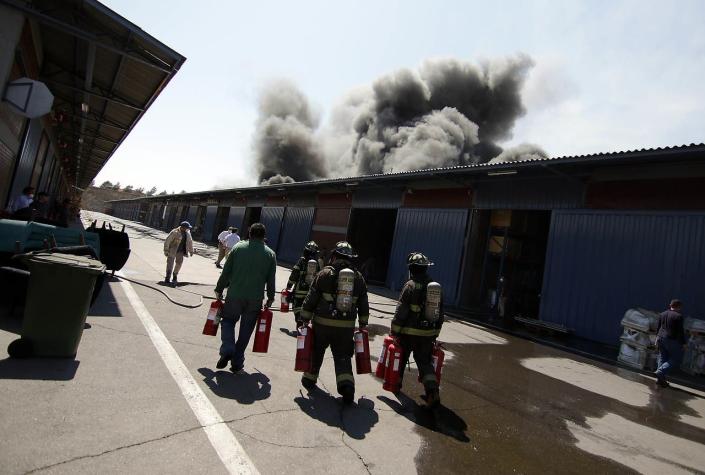 Bodegas Incendio Pudahuel: No Autorizado Para Material Peligroso