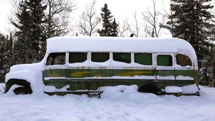 "Into the Wild": por qué algunos turistas se arriesgan para visitar un autobús abandonado en Alaska