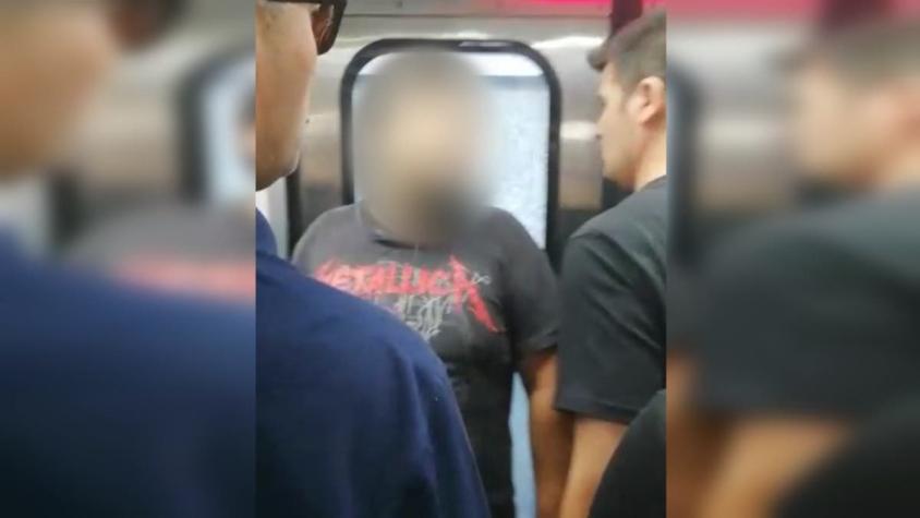 [VIDEO] Formalizan a sujeto que dio puñetazos a mujer en vagón del Metro: Pasajeros lo golpearon