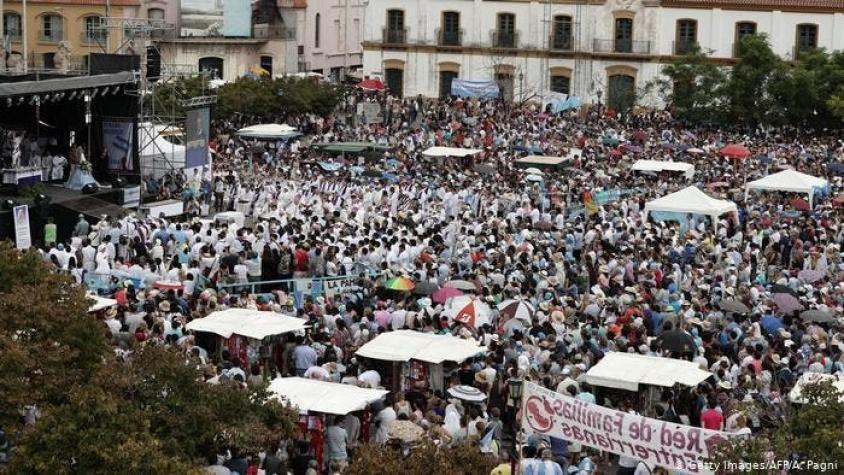 Argentina: Iglesia católica celebra misa multitudinaria contra la ley de aborto
