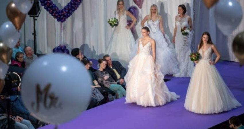 Mujer recibirá millonaria indemnización por vestido de novia descosido que se rompió en su boda
