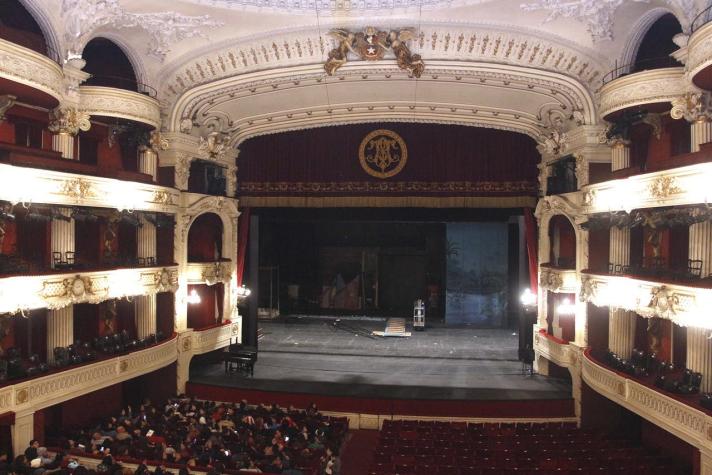 Teatro Municipal de Santiago suspende hasta mayo sus funciones por coronavirus