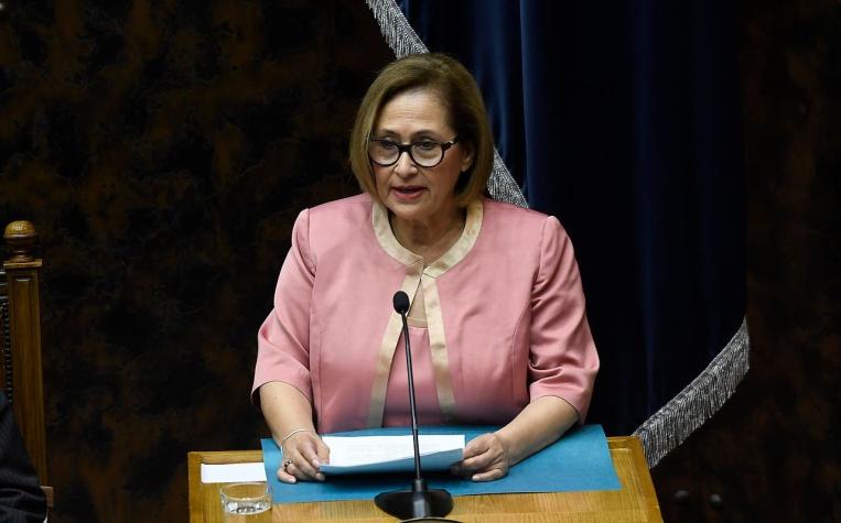 Adriana Muñoz asume como presidenta del Senado y se convierte en la segunda mujer que ocupa el cargo