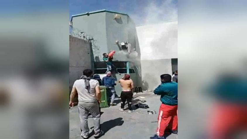 Videos al interior del penal muestran intento de fuga en cárcel Santiago 1