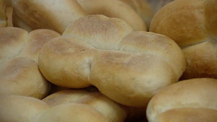 [VIDEO] Federación de Panaderos prevé alza del precio del pan en los próximos días