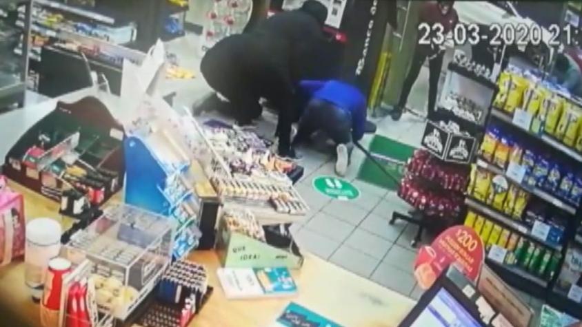 [VIDEO] Hombres explotaron cajeros automáticos con trabajadoras en el lugar