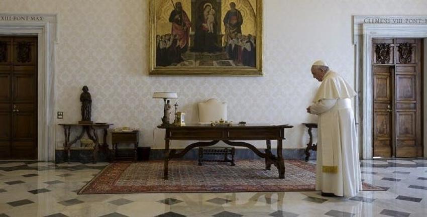 Sacerdote del Vaticano que vive en la misma residencia del Papa Francisco contrae coronavirus