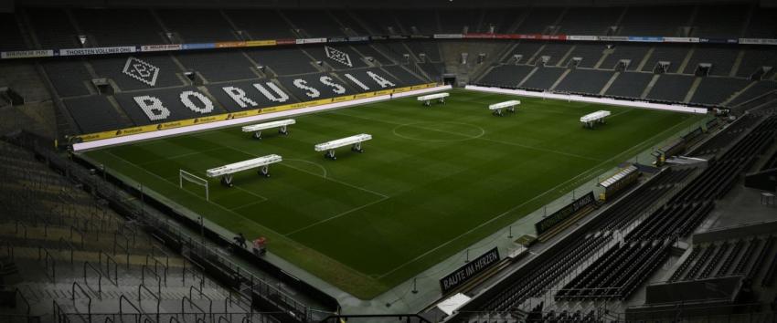 Miles de hinchas de cartón “animarán” al Borussia Mönchengladbach a puertas cerradas
