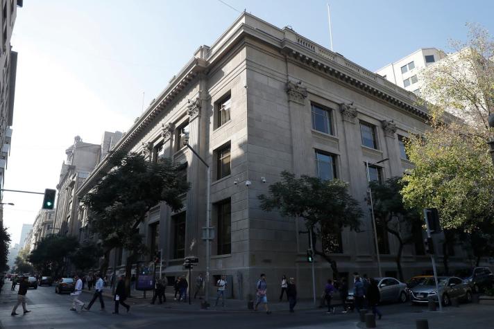 Banco Central recorta la tasa a mínimos históricos y advierte "contracción severa" de la economía