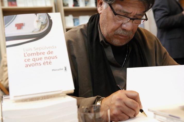 Fallece el escritor chileno Luis Sepúlveda por COVID-19 en España