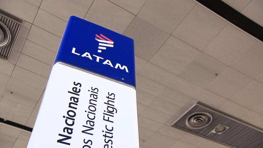 Latam reduce en un 95% sus vuelos con pasajeros durante abril por coronavirus