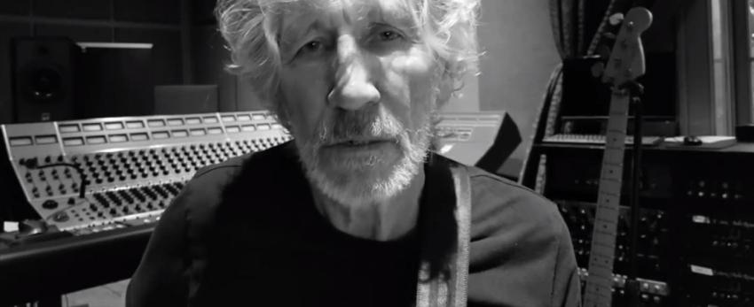 Roger Waters le cambia la letra a "El Derecho de Vivir en Paz": "Puedo oír los cacerolazos"