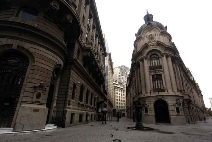 Chile en recesión: Banco Central anticipa caída del PIB de hasta 2,5% este año