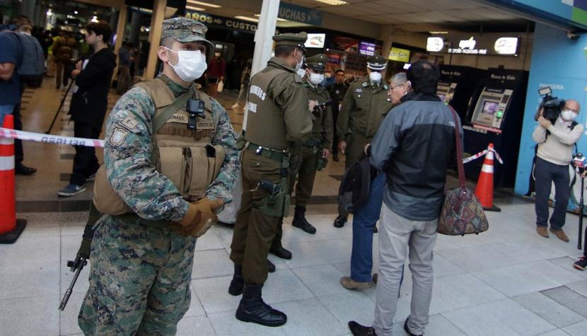 Detienen a hombre en terminal de buses de Santiago por incumplir cuarentena