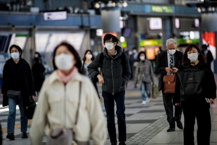 Bolsa de Tokio cierra en fuerte alza de 4,2% por desaceleración de muertos por virus