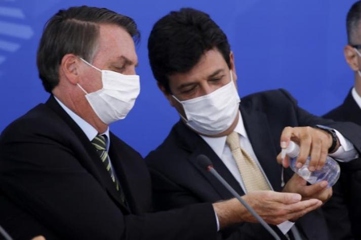 “Incluso limpiraron mis cajones”: Ministro de Salud de Brasil asegura que se queda en el cargo
