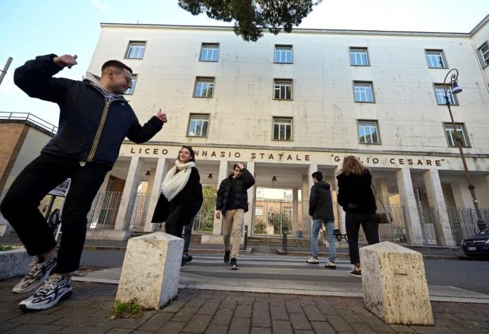 Estudiantes en Italia aprobarán automáticamente año escolar ante la emergencia del COVID-19