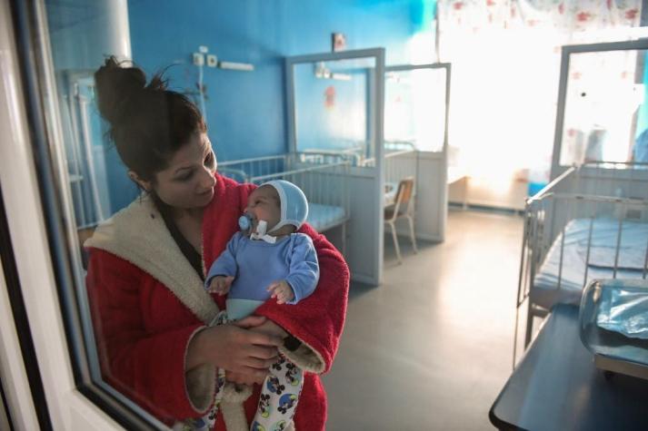 Diez recién nacidos, positivos al coronavirus en Rumania