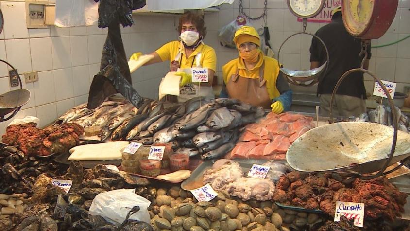 [VIDEO] Largas filas para comprar pescados y mariscos en Terminal Pesquero