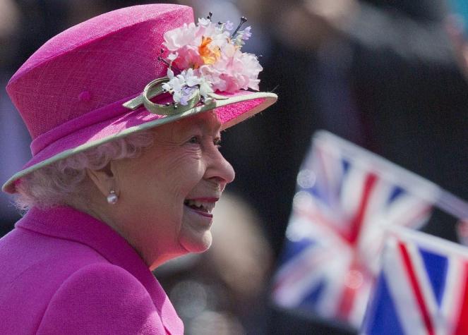[VIDEO] Reina Isabel envía en semana santa mensaje a británicos: "El coronavirus no nos vencerá"