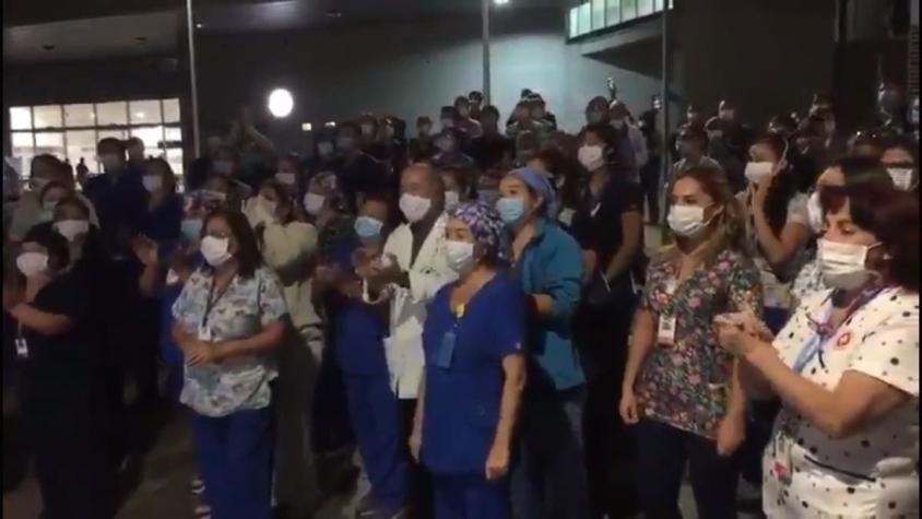 [VIDEO] Reportajes T13: La primera línea de la pandemia