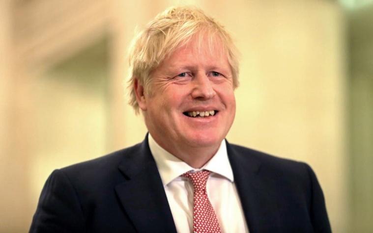 Boris Johnson sale del hospital en que fue internado por coronavirus