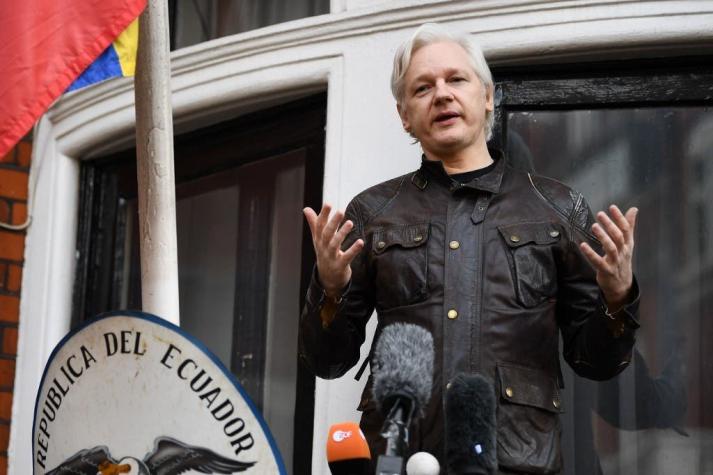 Revelan que Assange tuvo dos hijos con su abogada mientras estaba refugiado en embajada de Ecuador