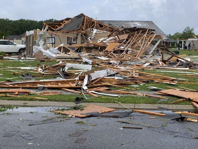 Las impactantes imágenes de los tornados que dejan al menos 11 muertos en Misisipi, EEUU
