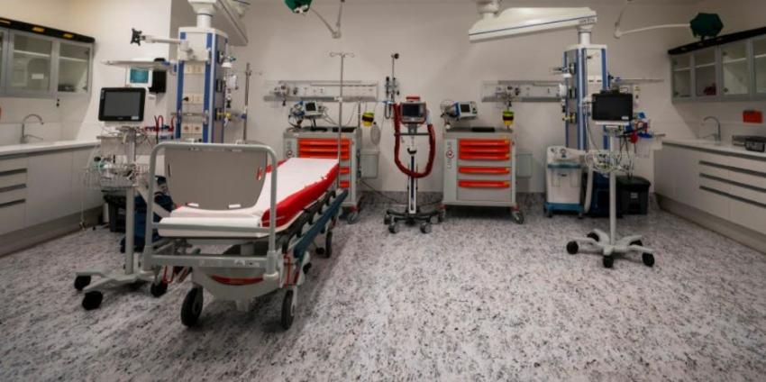 Hospital Félix Bulnes confirma filtración de agua en recinto recién inaugurado