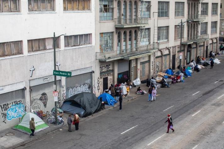 California: La carrera contra el tiempo para evitar que población sin techo se contagie de COVID-19