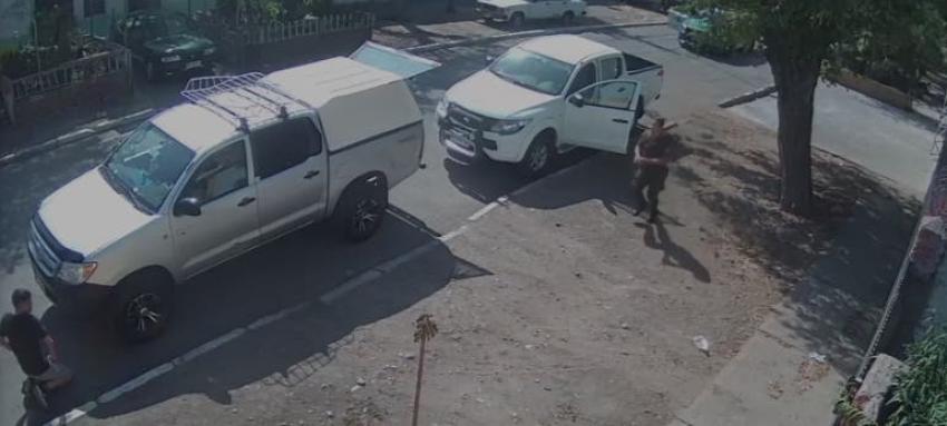 Detienen a dos sujetos que robaron camioneta con mercadería para adultos mayores por COVID-19