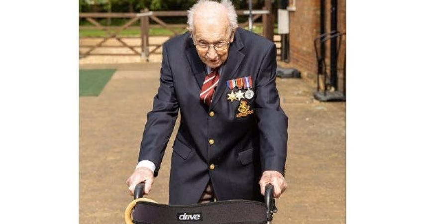 Veterano de guerra de 99 años recauda 15 millones de dólares para el sistema de salud británico