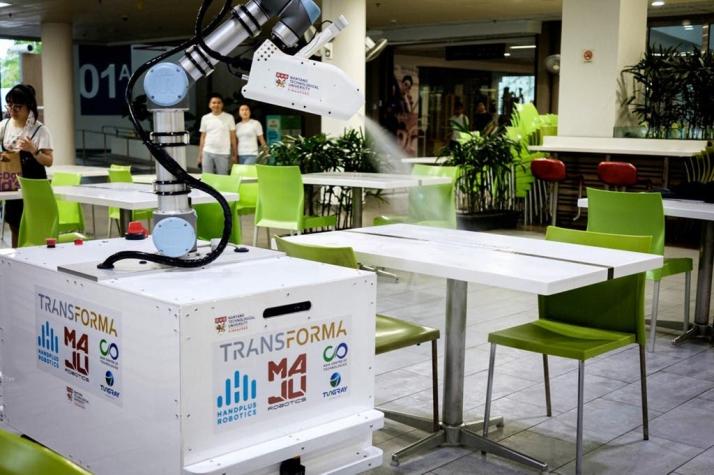 Prueban robot desinfectante contra el coronavirus en Singapur
