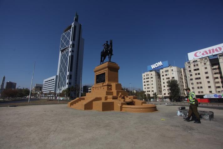 [FOTOS] Pintan nuevamente estatua del General Baquedano en Plaza Italia