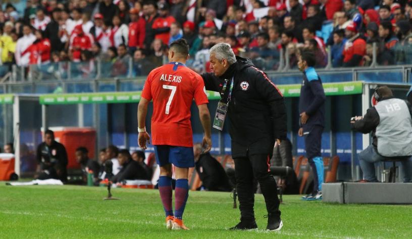 Reinaldo Rueda habla del año "tortuoso" de Alexis Sánchez y dice que "tiene mucho fútbol aún"