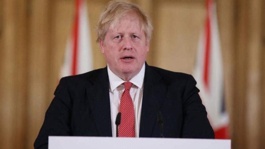 Coronavirus en Reino Unido: la tardía respuesta de Boris Johnson causa controversia
