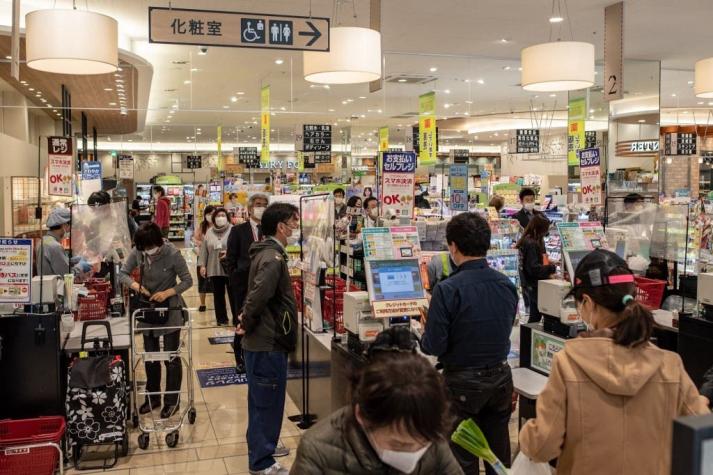 Molestia por dichos machistas de alcalde japonés sobre las compras en supermercado por coronavirus