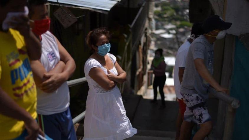 Coronavirus en Ecuador: la tragedia de la gente que aún no recupera a sus muertos