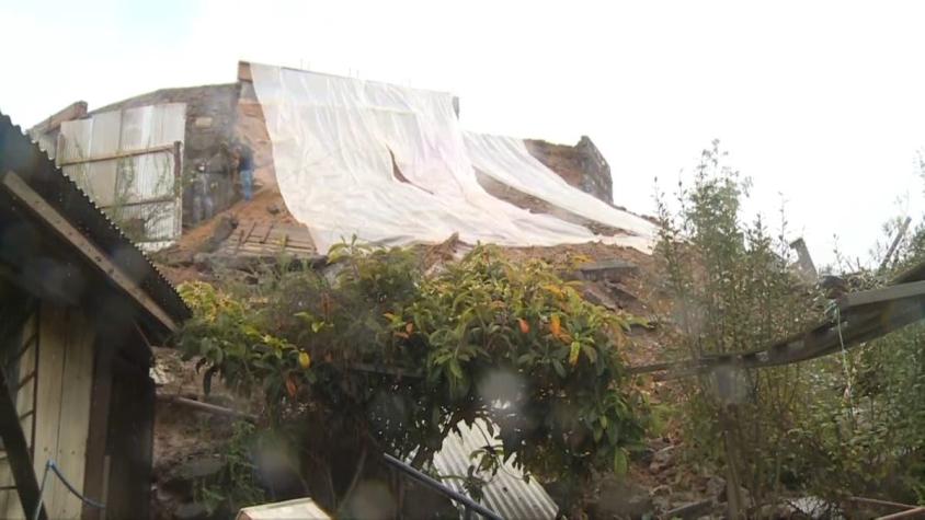 [VIDEO] Derrumbe de muro obliga evacuación de cinco viviendas en Lota