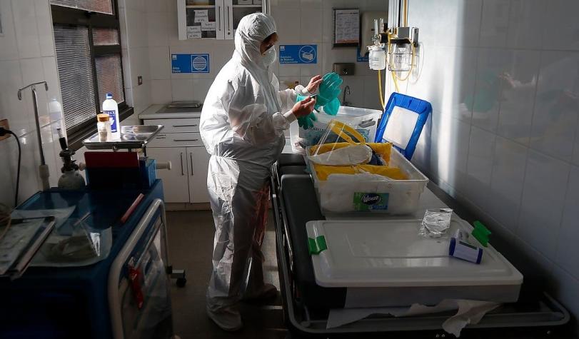 Hospitales ofrecen trabajos para combatir el coronavirus: Sueldos entre $300 mil y $2 millones
